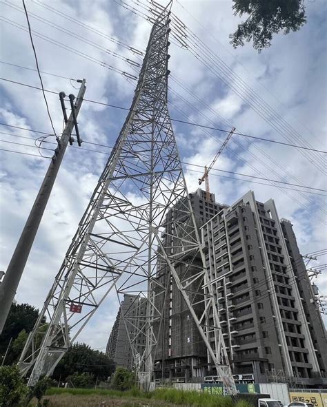 住家附近有高壓電塔|有人長期住在高壓電塔附近嗎